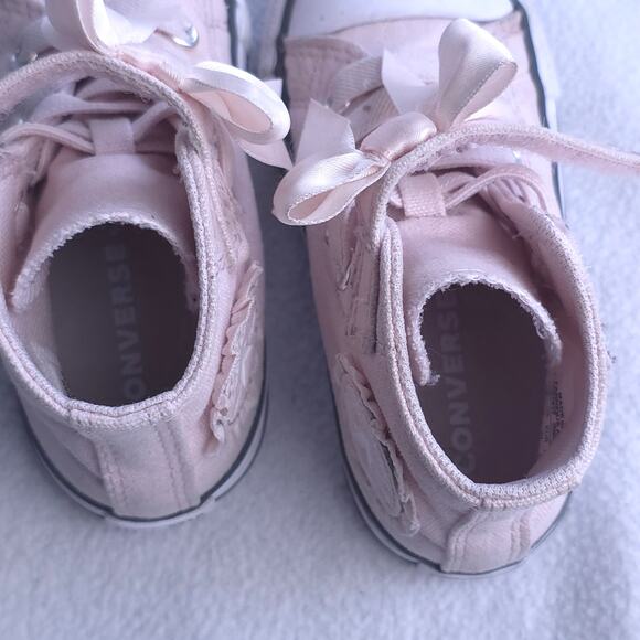 Converse Chuck Taylor Ruffle & Bow All Star Easy-On High Top Sneaker Baby Size 6 - Picture 4 of 8